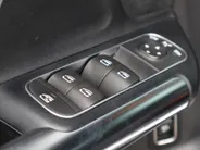 Mercedes-Benz EQA 250 AMG Line 67 kWh l Stoelverwarming l Ambiente lichtpakket l Achteruitrij camera