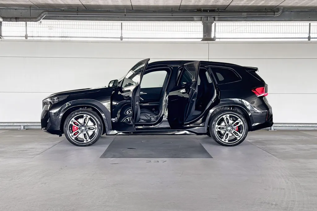 BMW iX1 eDrive20 67 kWh M Sport Edition