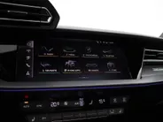 Audi A3 Sportback 40 TFSIe S-Tronic 204 pk S Edition · Panoramadak · Camera · HUD Head-up display · SONOS · Ambient light Pro · Elek. Achterklep · 18 inch · Garantie t/m 07-08-2030 of 100.000km