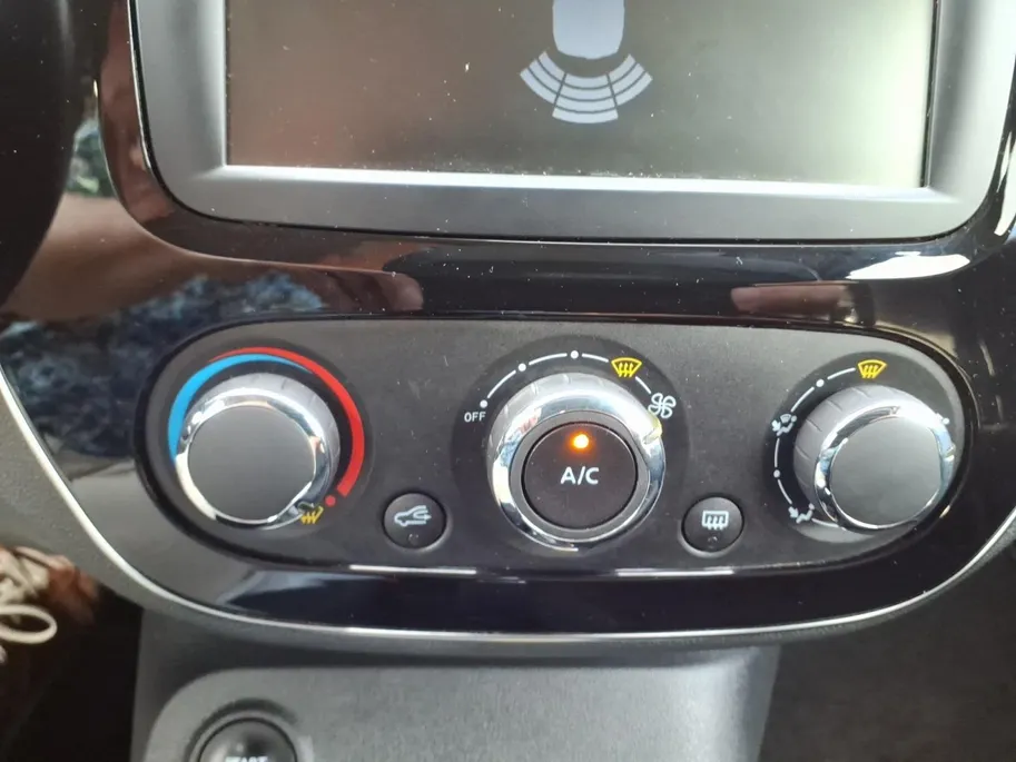 Renault Captur 0.9 TCe Limited Airco | Naviagtie | Trekhaak | Dealeronderhouden | 1 jaar garantie