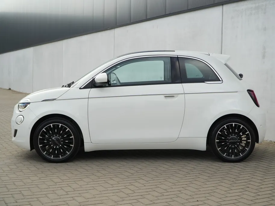 Fiat 500e La Prima by Bocelli 42 kWh | JBL | Winter | Pano | 17′ VERKOCHT