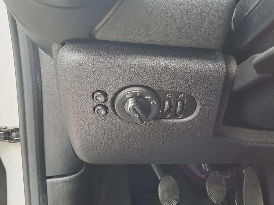 MINI Cooper Mini 1.5 Business Edition | Navigatie | Harman Kardon | Climate | Sensoren | Cruise