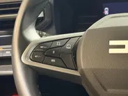 Dacia Duster 140PK Hybrid Journey Automaat | 1e Eigenaar | Navigatie | Apple Carplay/Android Auto | 360 Camera | Dodehoek Detectie | Parkeersensoren | Climate Control | Cruise Control | USB-C | Licht & Regen Sensor |