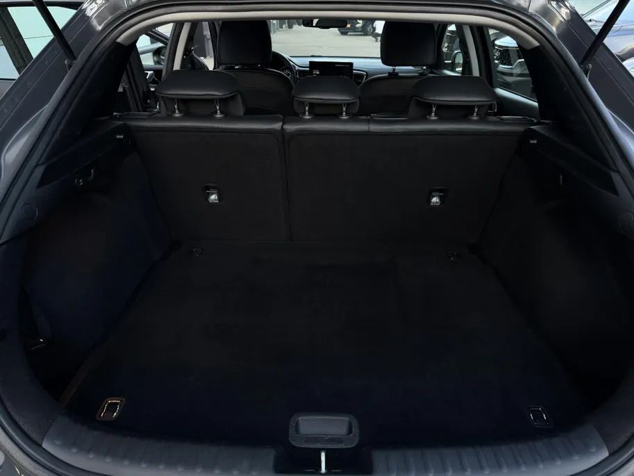 Kia XCeed 1.0 T-GDi DynamicLine | Trekhaak | Achteruitrijcamera | Parkeersensoren achter | Apple/Android Carplay | Navi | Climate Control | LMV