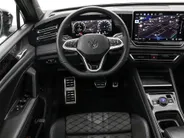 Volkswagen Tiguan 1.5 eHybrid 272pk DSG R-Line Business · Trekhaak · Panoramadak · Dodehoeksensoren · Apple/Android Car Play · Camera · Garantie t/m 23-08-2028 of 100.000km