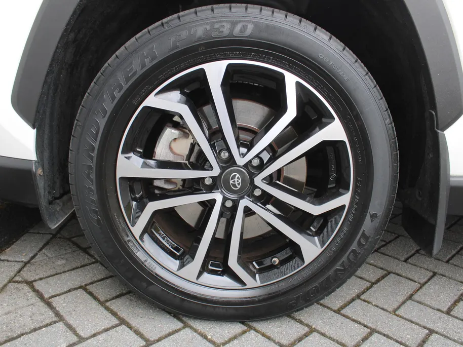 Toyota RAV4 2.5 Hybrid AWD Dynamic | 18' LM | Trekhaak | Camera binnenspiegel | 360 Camera | Cruise adapt. | Dodehoek detectie | Elek. achterklep | LM winterset |
