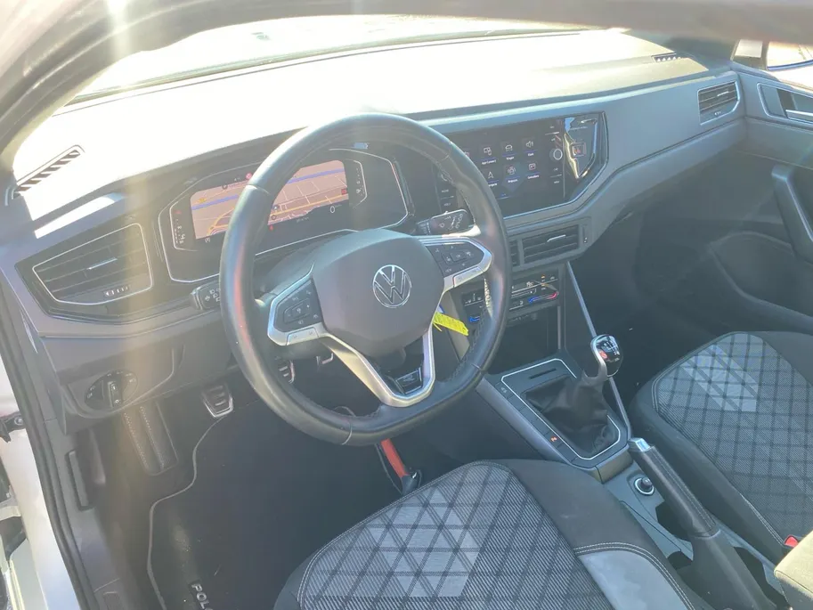 Volkswagen Polo 1.0 TSi R-Line Business Panodak | 17' Bergamo |iQ LED Lights | cruise | Virtual Cockpit | etc.