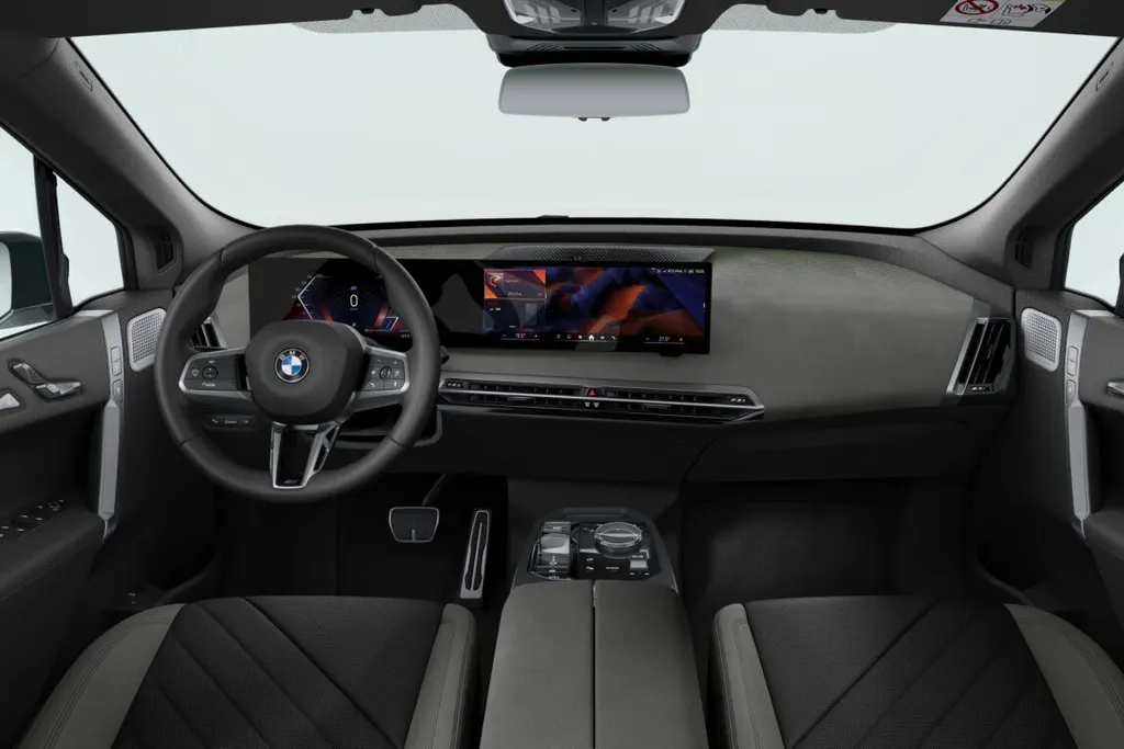 BMW iX xDrive45 101 kWh