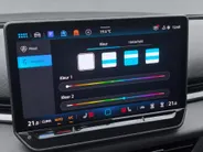 Volkswagen T-Roc 1.5 eTSI 150pk DSG R-Line First Edition · Camera · Apple/Android Car Play · Elek. Achterklep · Matrix LED · Stoel-& Stuurverwarming · 18'' Inch ·