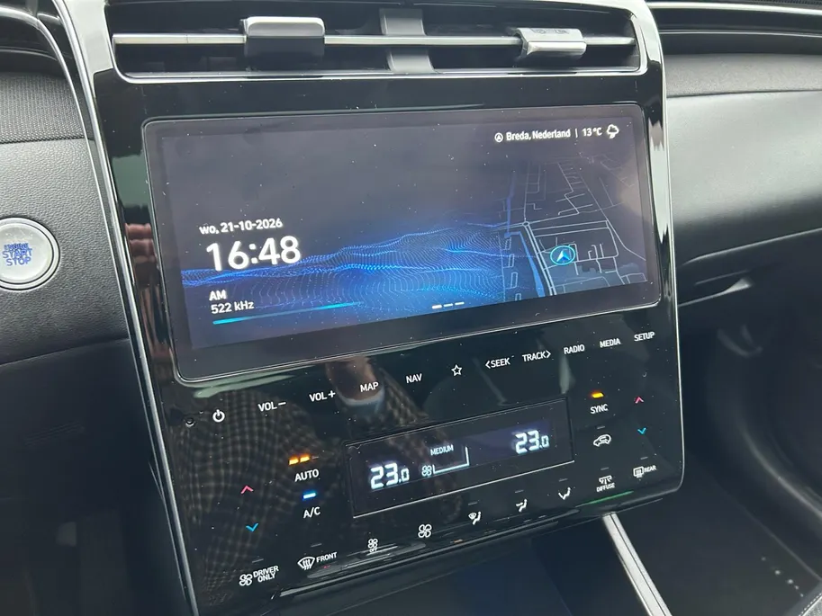 Hyundai Tucson 1.6 T-GDI HEV Premium Sky + Winterbanden! | 1650kg trekgewicht | Navi | 360 Camera | Stoel+ stuurverwarming | Elek. stoelverstelling