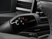 Volkswagen T-Roc 1.5 eTsi R-Line First Edition 150 pk 7 versn. DSG · Achteruitrijcamera · Electrische achterklep · Trekhaak