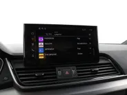 Audi Q5 Sportback 50 TFSIe 299pk S edition Competition · Camera · Inklap. Trekhaak · Matrix LED · Dodehoeksensor · Stuur- & Stoelverwarming · Elektrische stoelverstelling · Apple/Android Car Play · Garantie t/m 24-06-2030 of 100.000km