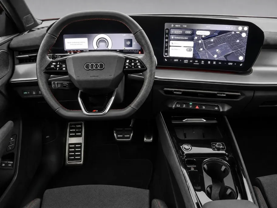 Audi Q3 Sportback 1.5 200kW e-hybrid S edition 272 PK · Tech pro · Glazen panoramadak · Sportstoelen alcantara met rode stiksels