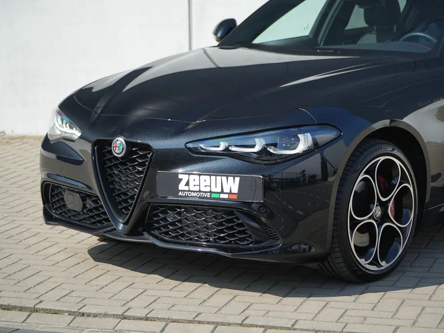 Alfa Romeo Giulia 2.0 Turbo 280 PK Competizione Q4 AWD | Harman | Veloce | 19'