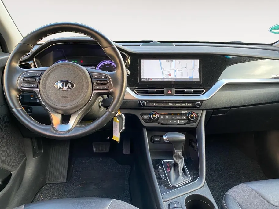 Kia Niro 1.6 GDi PHEV DynamicLine Climate control | Trekhaak | Navigatie | Camera | LM velgen | Stoel,- en stuurverwarming | Elek. best. stoel |
