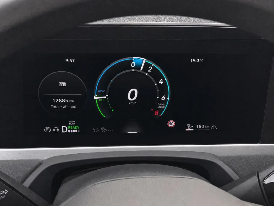Volkswagen Passat Variant 1.5eHybrid 200kW/272PK R-Line · Panoramadak · Trekhaak · 360°Camera + Parkeersensoren · Garantie t/m 11-11-2030 of 100000km.