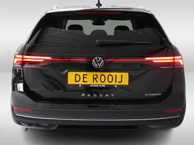 Volkswagen Passat Variant 1.5 eHybrid Business Trekhaak | Navigatie | Stoelverwarming | Head-Up Display |