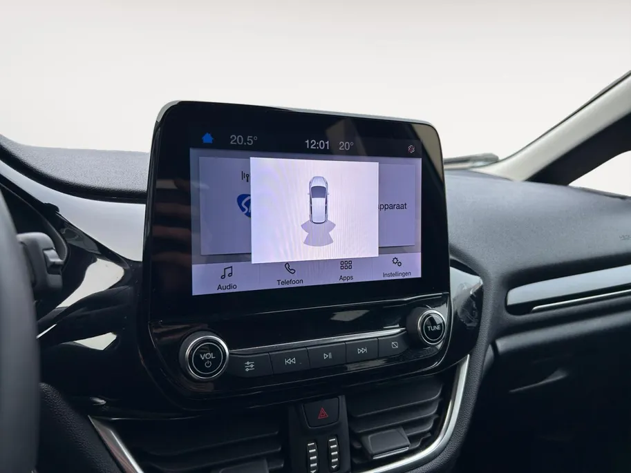 Ford Fiesta 1.0 EcoBoost Titanium 125pk | Stoel- stuur en voorruitverwarming | Navigatie via Apple Carplay & Android auto | Parkeer sensoren