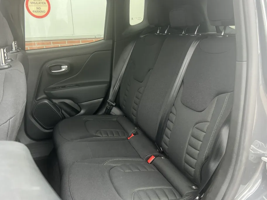 Jeep Renegade 4xe 240 PK Hybrid North Star | Pano | Safety | Winter | 18' VERKOCHT