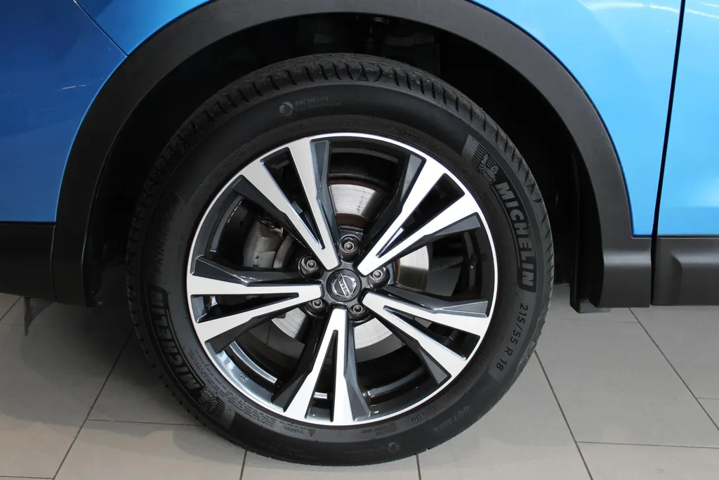 Nissan QASHQAI 1.3 DIG-T Design Edition | Trekhaak | Navigatie | 360grd camera | Zeer nette auto | pdc voor en achter | Climate controle | Cruise controle | Dealer onderhouden | I-key |