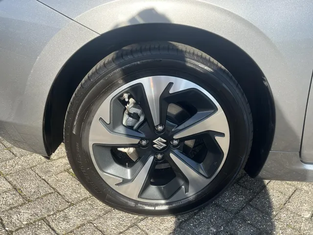 Suzuki Swift 1.2 Style Smart Hybrid Superlage km stand!!!!!! | 1e Eigenaar| Fabrieksgarantie tot 2034!!!| Meest luxe uitvoering