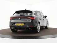 SEAT Leon 1.0 TSI FR 110pk FR · Apple/Android Car Play · Camera · Elekt. inklapbare spiegels · Navigatie · Adaptive Cruise Control ·  Garantie t/m 10-11-2027 of 100.000km
