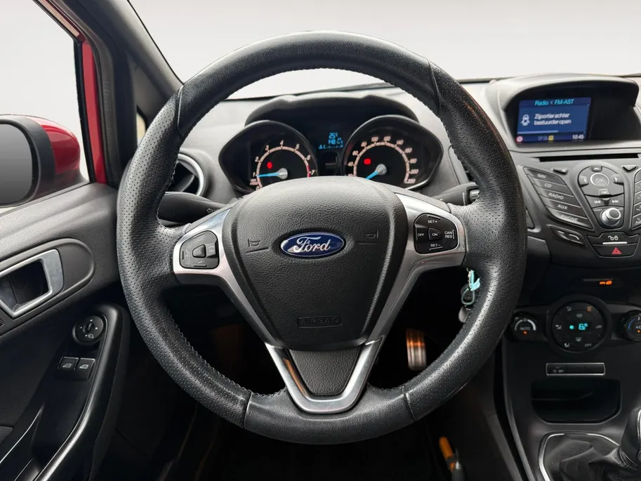 Ford Fiesta 1.0 EcoBoost ST Line | 1ste Eigenaar Volledig Dealeronderhouden | Parkeersensoren achter | Cruise Control | Navigatiesysteem |