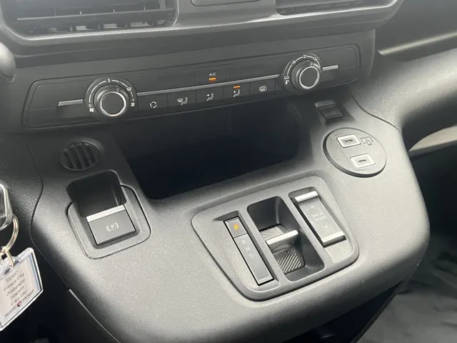 Toyota ProAce CITY Electric Navigator L. 50 kWh | Trekhaak