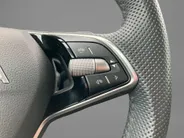 Škoda Octavia Combi 1.5TSI/150PK MHEV FL Design DSG · Panoramadak · Camera + Parkeersensoren · Apple/Android Car Play · Stoelverwarming · Garantie t/m 21-05-2029 of 60000km.