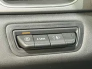 Renault Captur 160PK E-Tech Full Hybrid Techno Automaat | Camera | Parkeersensoren | Adaptive Cruise Control | Climate Control | Apple CarPlay/Android Auto | Full LED | Licht & Regen Sensor | Lichtmetalen Velgen |
