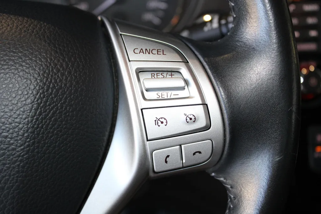 Nissan QASHQAI 1.2 Tekna | Automaat | Lederen bekleding | Electrische Stoel verstelling | 360grd camera | Parkeersensoren voor en achter | Dodehoek sensoren | Nette auto met weinig kilometers | Stoel verwarming |