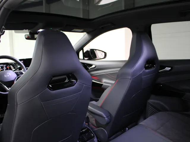 Volkswagen ID.4 GTX 300PK 4Motion Navigatie | Panoramadak | H.U.D | Keyless | El. Stoelverstelling | 93% SoH