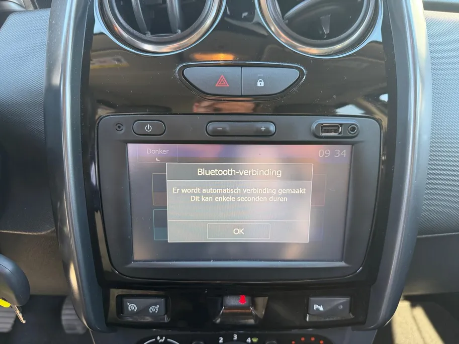 Dacia Duster 1.2 TCe Black Shadow | Trekhaak | Navigatie | Bluetooth | Cruise Control | Camera | Parkeersensoren | Onderhoudshistorie | 12 Maanden BOVAG Garantie