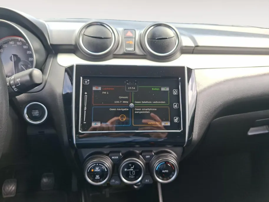 Suzuki Swift 1.0 Stijl Smart Hybrid 112 PK | Dealeronderhouden | Navigatie | Achteruit rij camera | Lichtmetalen velgen