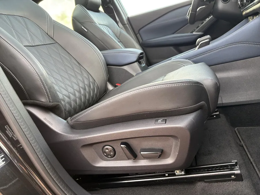 Nissan QASHQAI 1.3 MHEV Xtronic Tekna Plus *Automaat*Navi+360Camera*Winter Pack*Elekt. Stoelen*Lederen bekleding*HUD*Adapt. Cruise Control*Memory stoelen*1ste eigenaar!