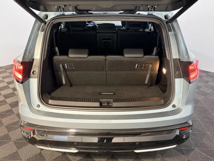 Renault Espace 200PK E-Tech Full Hybrid Esprit Alpine 7p. AT | 7 Zitplaatsen | 360 Camera | Elektrische Klep | Solarbay Panoramadak | Elektrische Stoelen | Stoelverwarming | Apple CarPlay/Android Auto | Matrix LED Koplampen |
