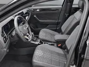Volkswagen T-Roc 1.5TSI/150PK R-Line Black Style · Panoramadak · Apple/Android · Camera + Parkeersensoren · Garantie t/m 25-08-2027