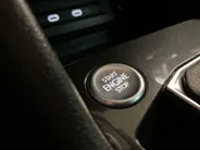 Volkswagen Tiguan 1.4TSIeHybrid 180kW/245PK R-Line DSG · Panoramadak · Trekhaak · 360°Camera + Parkeersensoren · Keyless entry