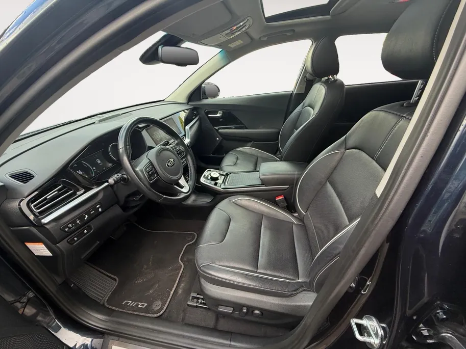 Kia e-Niro ExecutiveLine 64 kWh | LEDER | CAMERA | JBL | STOELVERWARMING/ VENTILATIE | PARKEERSENSOR |