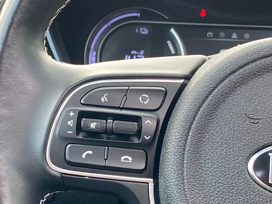 Kia e-Niro DynamicPlusLine 64 kWh | Climate control | Navigatie | Parkeercamera | Stoel + stuurverwarming | Keyless | Schuif-kanteldak | Line assist |