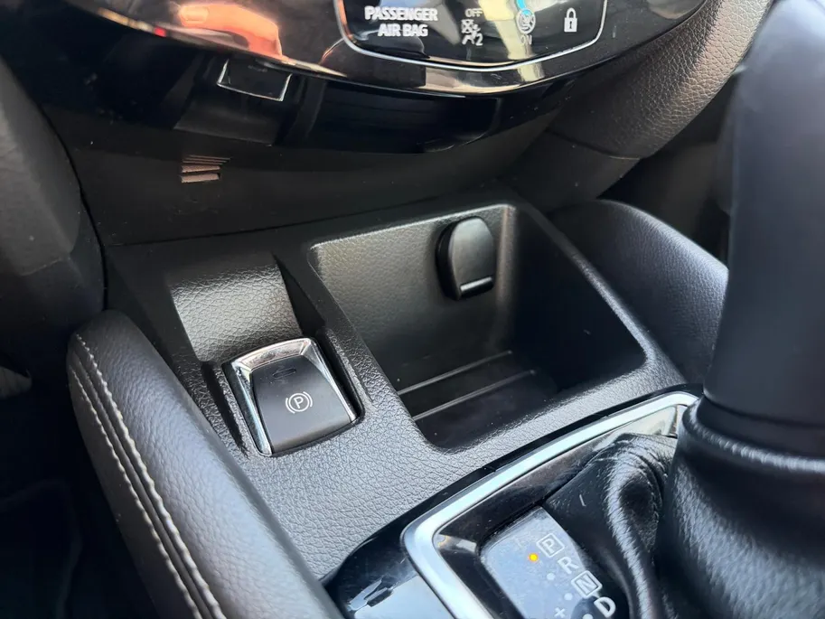 Nissan QASHQAI 1.2 N-Connecta | Rondom camera | Navigatie | Pano dak | Climate | Cruise |
