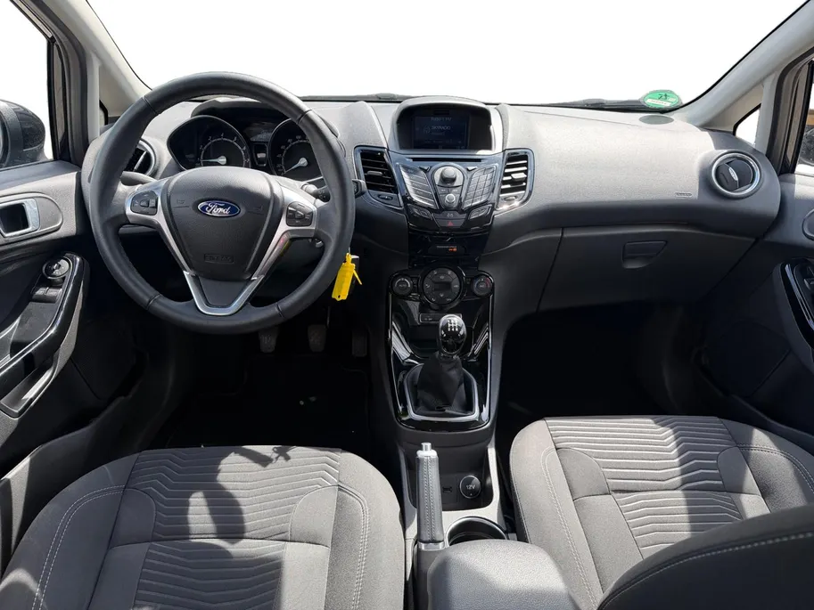 Ford Fiesta 1.0 EcoBoost Titanium | NL auto | Navigatie | Parkeersensor achter | Bluetooth | Cruise control | Verwarmde voorruit |