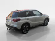 Suzuki Vitara 1.4 Boosterjet Comfort Smart Hybrid | Afneembare Trekhaak| Multimedia systeem| Climate Control| Keyless start| Parkeersensoren voor en achter| Stoel verwarming| Adaptieve cruise control
