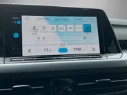 Volkswagen Golf 1.5TSI/150PK Active · Navigatie · Camera + Parkeersensoren · Apple/Android · Garantie t/m 06-02-2028 of 100000km