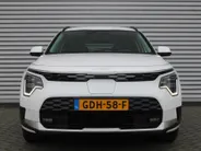Kia Niro EV Edition Advanced 64.8 kWh | Stuur-/stoelverwarming | Elektr. stoelverstelling | Camera | Cruise adapt. | 17'LM | Clima | 17% bijtelling |