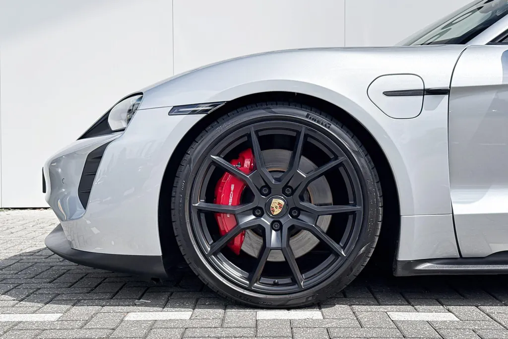 Porsche Taycan Sport Turismo GTS 93 kWh