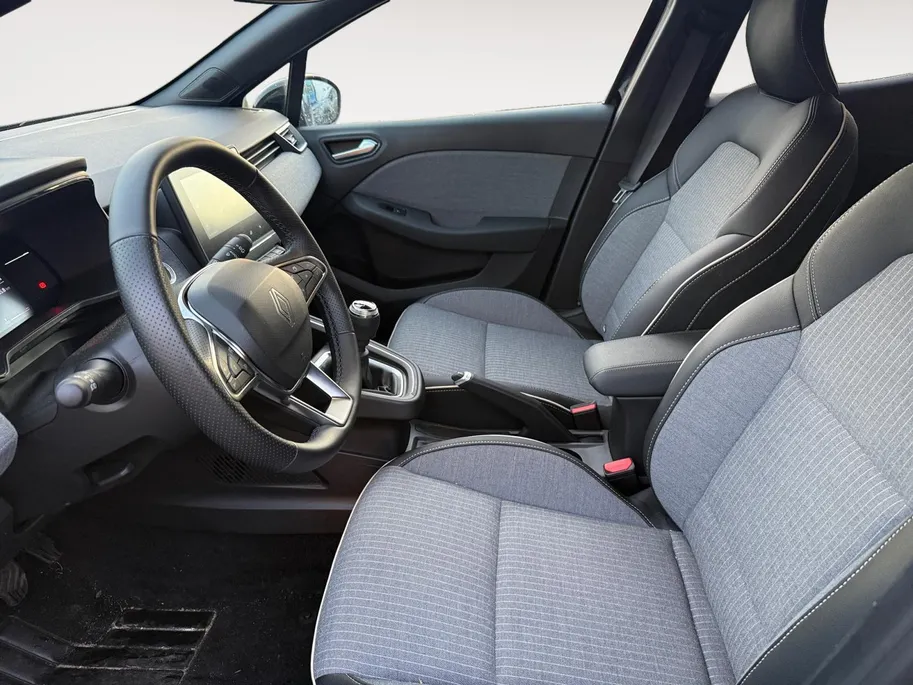 Renault Clio 1.0 TCE TECHNO NAVI AIRCO CAMERA CRUISE CONTROLE APPLE CARPLAY ANDROID AUTO 7 INCH SCHERM ZEER MOOIE AUTO PAS 3000KM