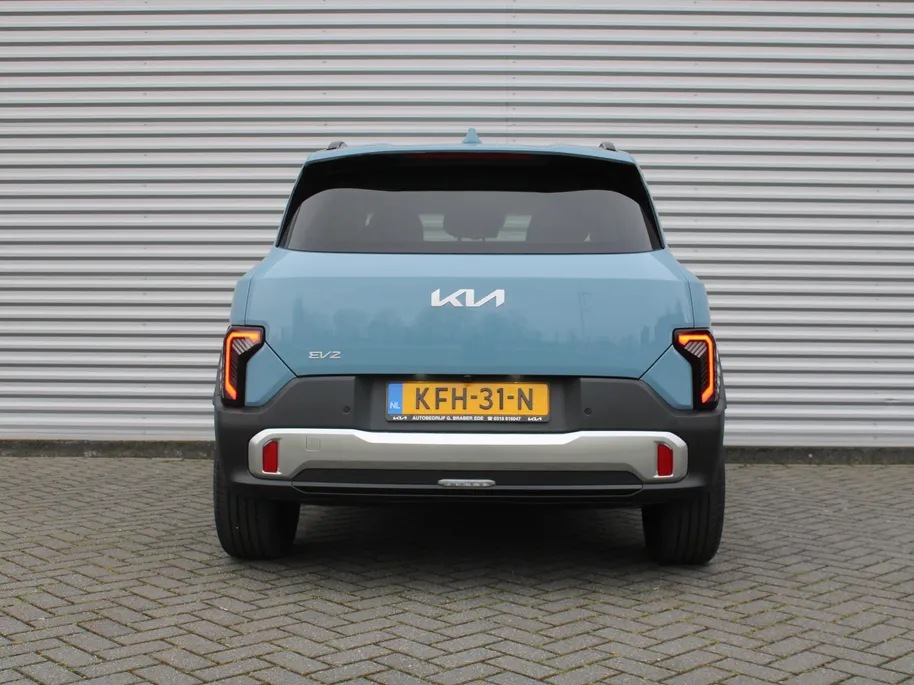 Kia EV2 Plus Advanced 42.2 kWh | Stuur-/stoelverwarming | Schuifdak | Dodehoek detectie | Elek. Stoelverstelling | Camera | 18' LM | LED | HK audio | Cruise adapt. |
