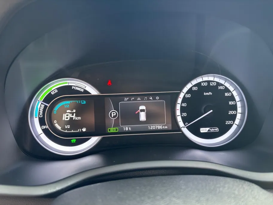 Kia Niro 1.6 GDi Hybrid First Edition | Trekhaak | Achteruitrijcamera | Stoel en stuurverwarming |