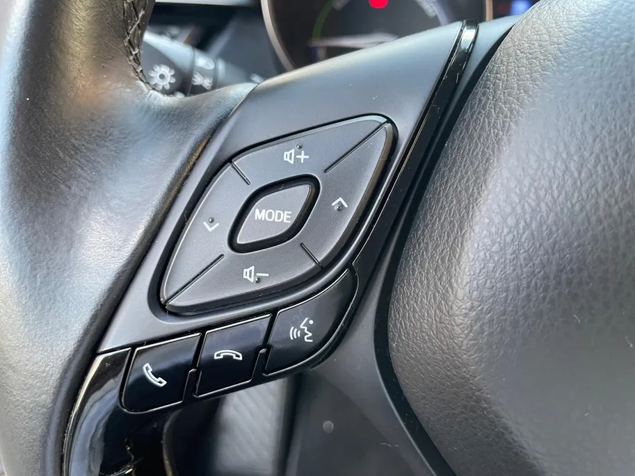 Toyota C-HR 1.8 Hybrid Energy | Navigatie| Adaptieve cruise control| Achteruitrijcamera| Climate control| All season banden|
